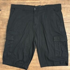Wicked Stitch Men’s Black Flat Front Weekend Cargo Shorts 42” Waist, 7 pockets